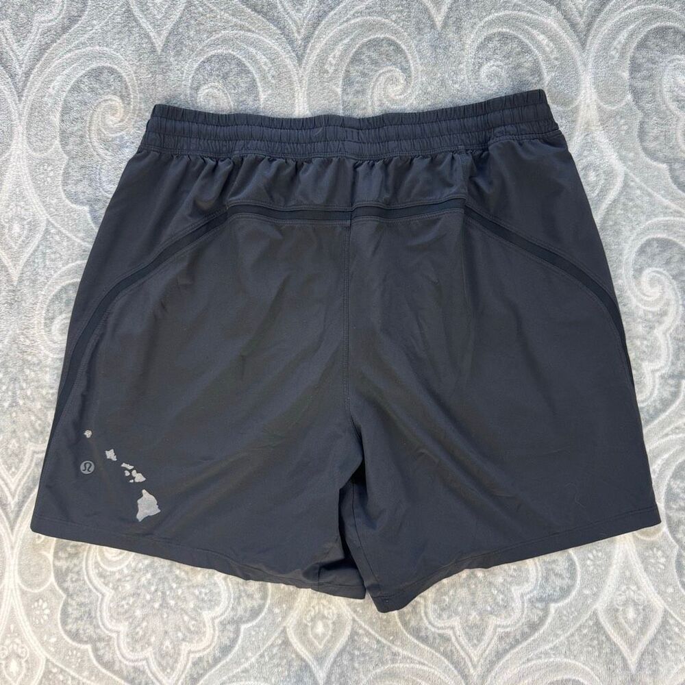 Mens Lululemon Hawaii Exclusive Pace Breaker Shorts - Picture 2 of 4
